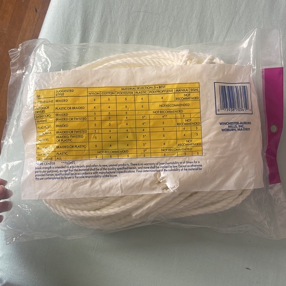 The Cordage Source 1/4” twisted polypropylene rope 100 ft - Picture 4 of 5